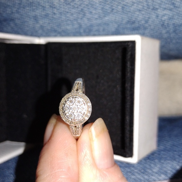 Ring - Picture 3 of 4